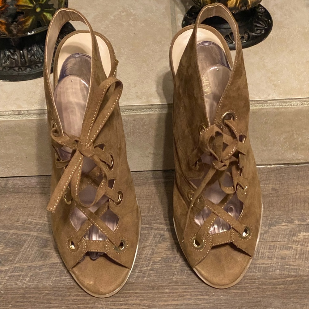Sandals in excellent used condition. Size 12M
